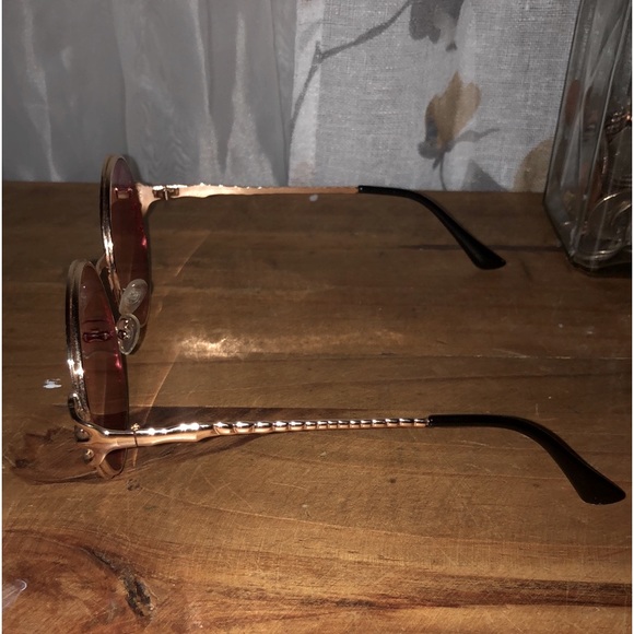 Red and gold circular sunglasses - Picture 3 of 3